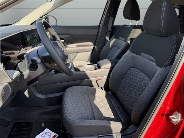 2025 Nissan Kicks SV photo 11