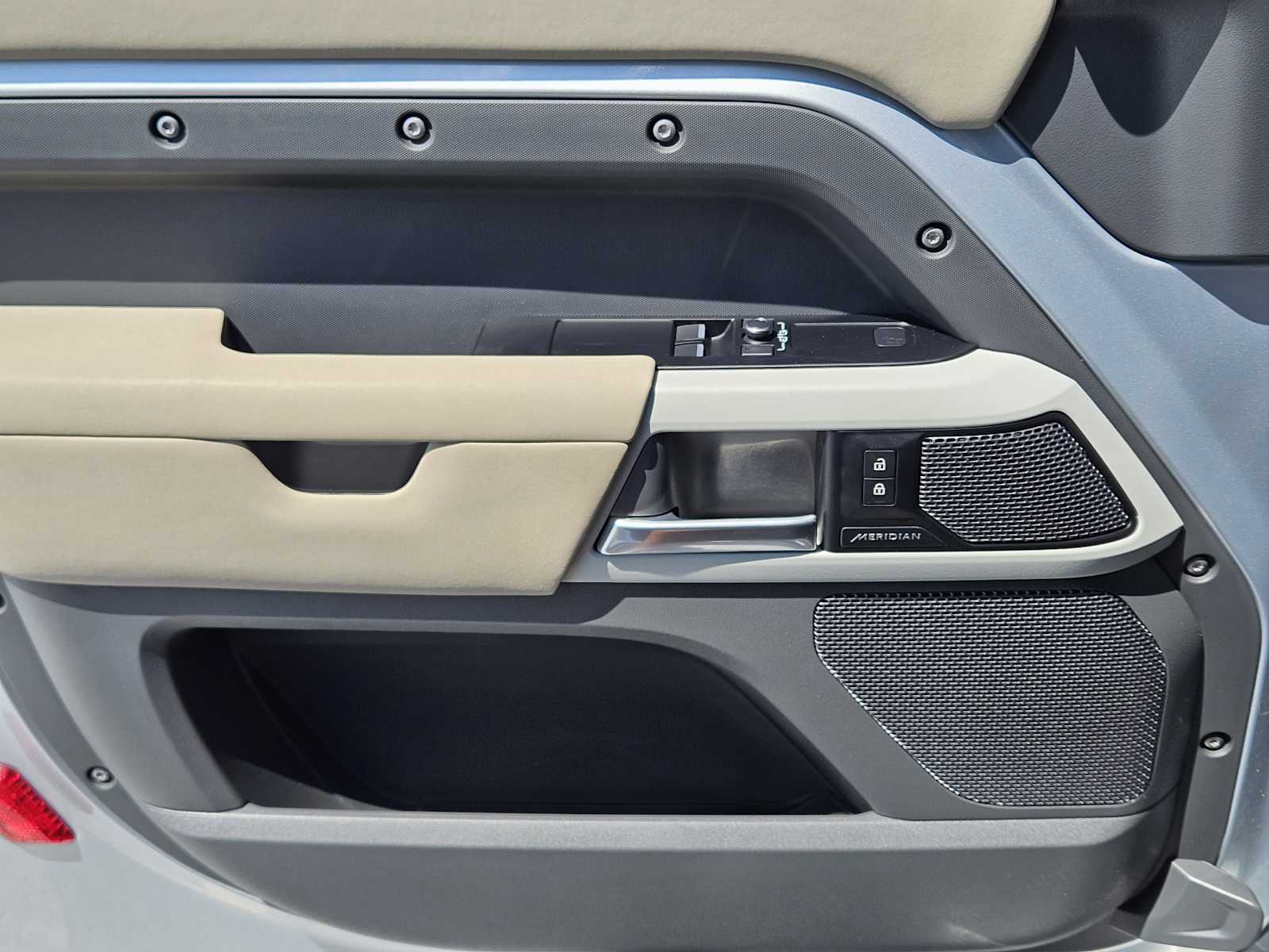 2022 Land Rover Defender X-Dynamic S photo 34