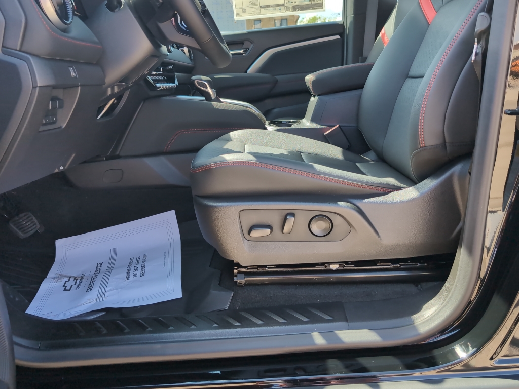 2025 Chevrolet Colorado Z71 photo 27
