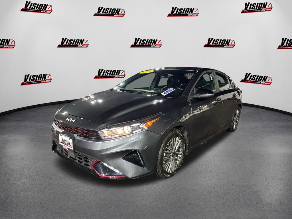 2022 Kia FORTE GT-Line's photo