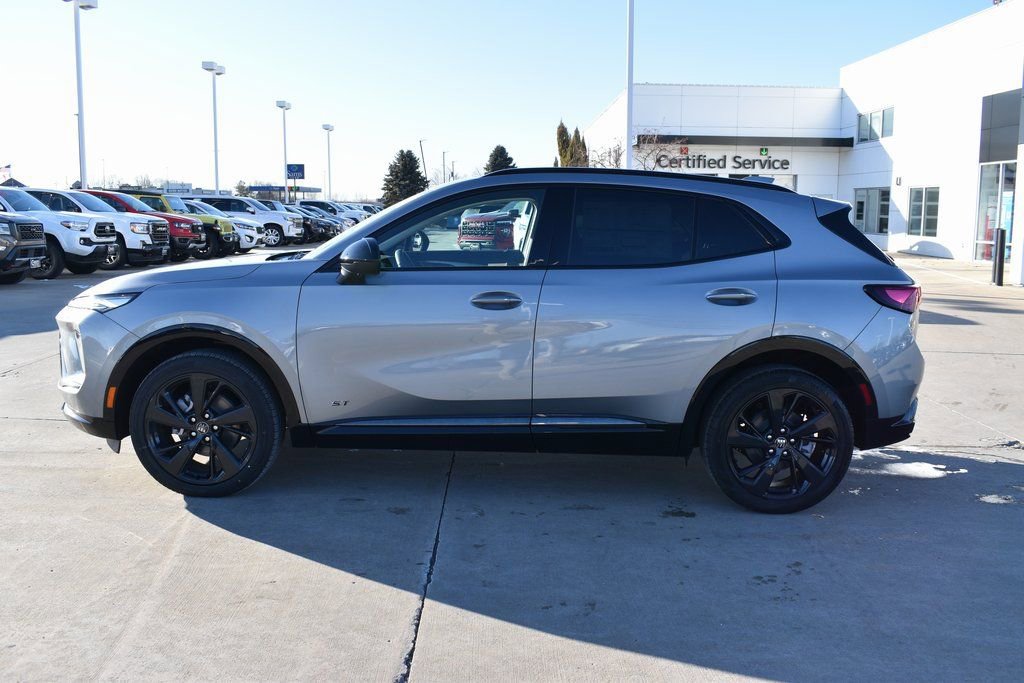 2025 Buick Envision Sport Touring photo 4