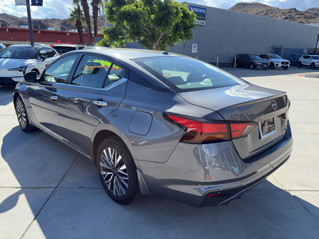 2024 Nissan Altima 2.5 SV photo 4