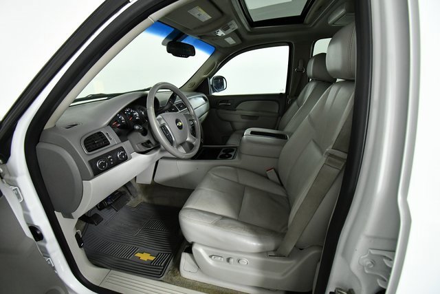 2013 Chevrolet Suburban 1500 LT photo 4