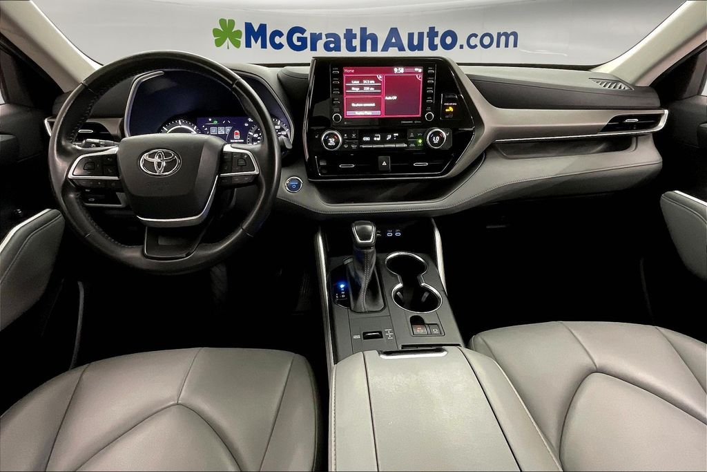 2022 Toyota Highlander Hybrid XLE photo 15