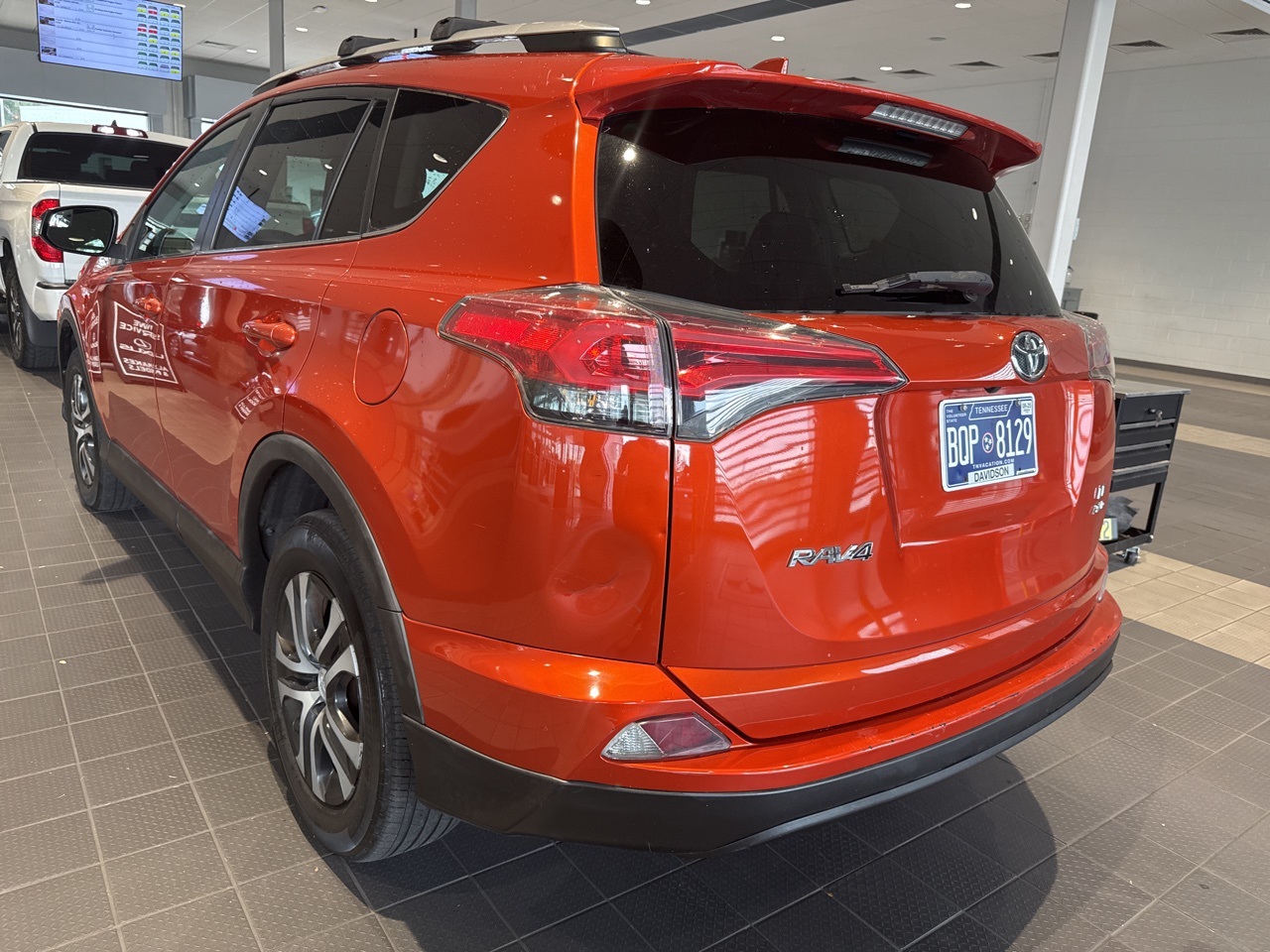 2016 Toyota RAV4 LE photo 2