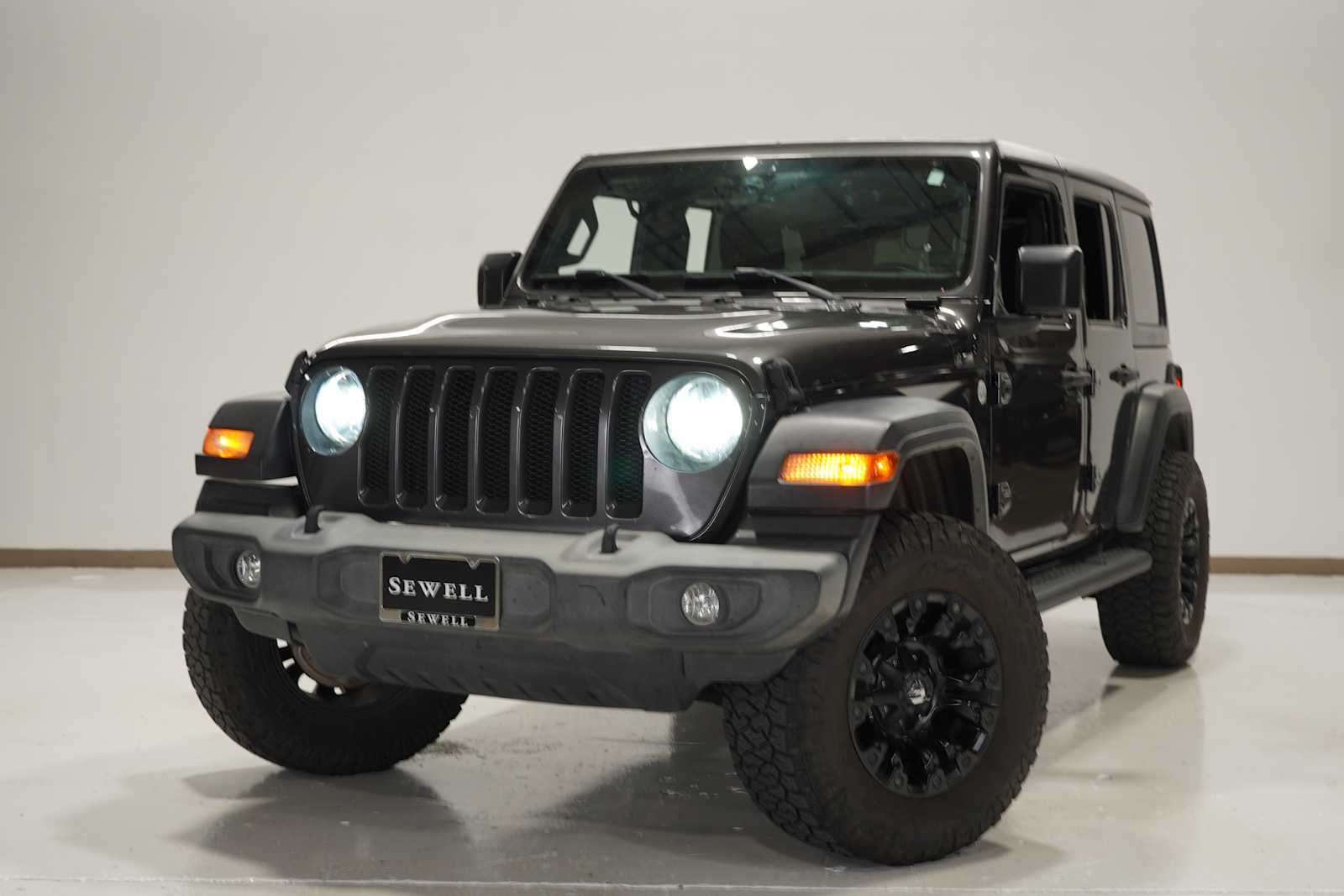 2019 Jeep Wrangler Sport S's photo