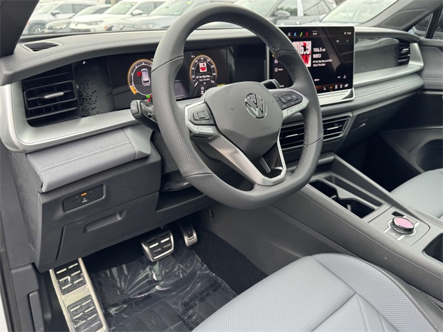 2025 Volkswagen Tiguan SE R-Line Black photo 2