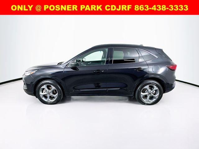 2023 Ford Escape ST-Line photo 4