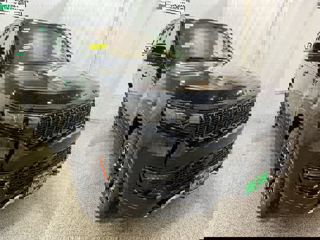 2025 Jeep Wagoneer Series II's photo