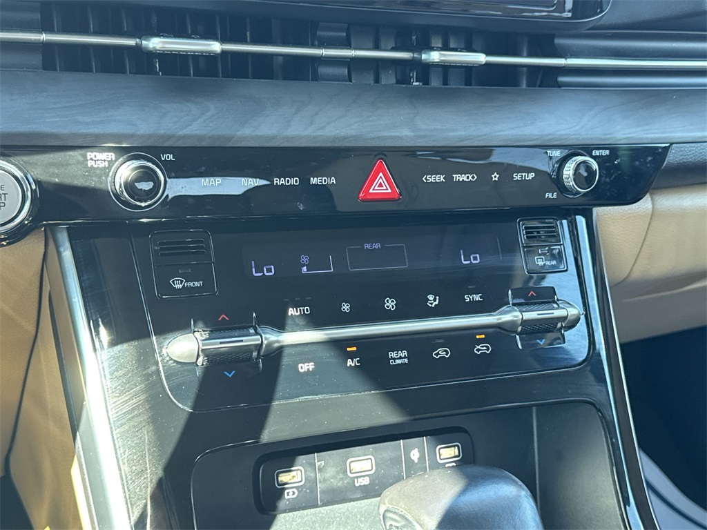 2023 Kia Carnival EX photo 24