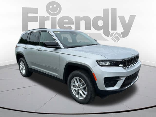 2025 Jeep Grand Cherokee Laredo X photo 3