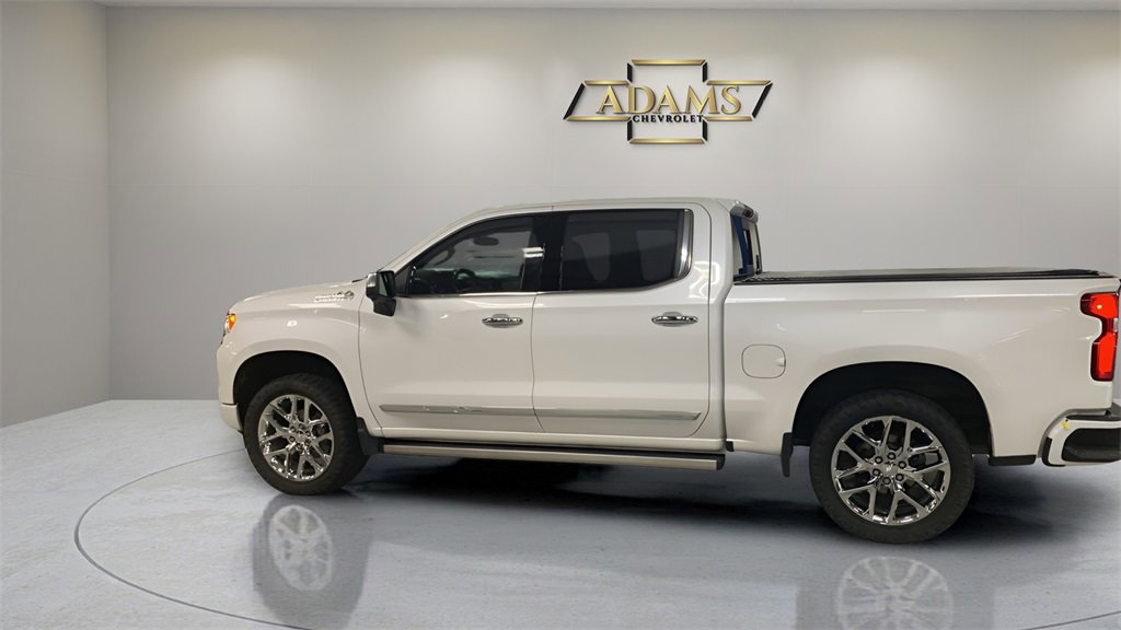 2023 Chevrolet Silverado 1500 High Country photo 4
