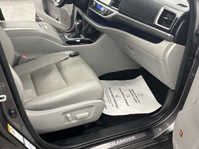 2018 Toyota Highlander Limited photo 35