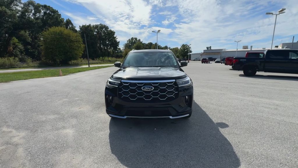2025 Ford Explorer Platinum photo 2