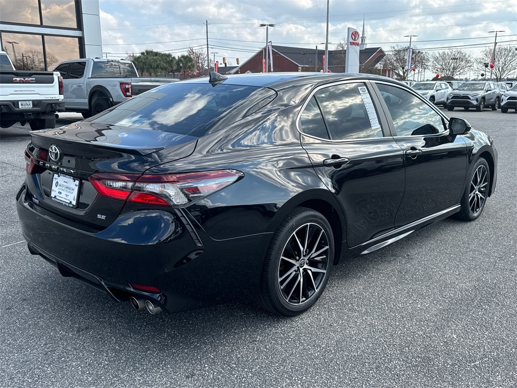 2023 Toyota Camry SE photo 3
