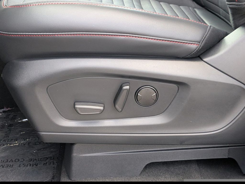 2025 Ford Explorer ST-Line photo 22