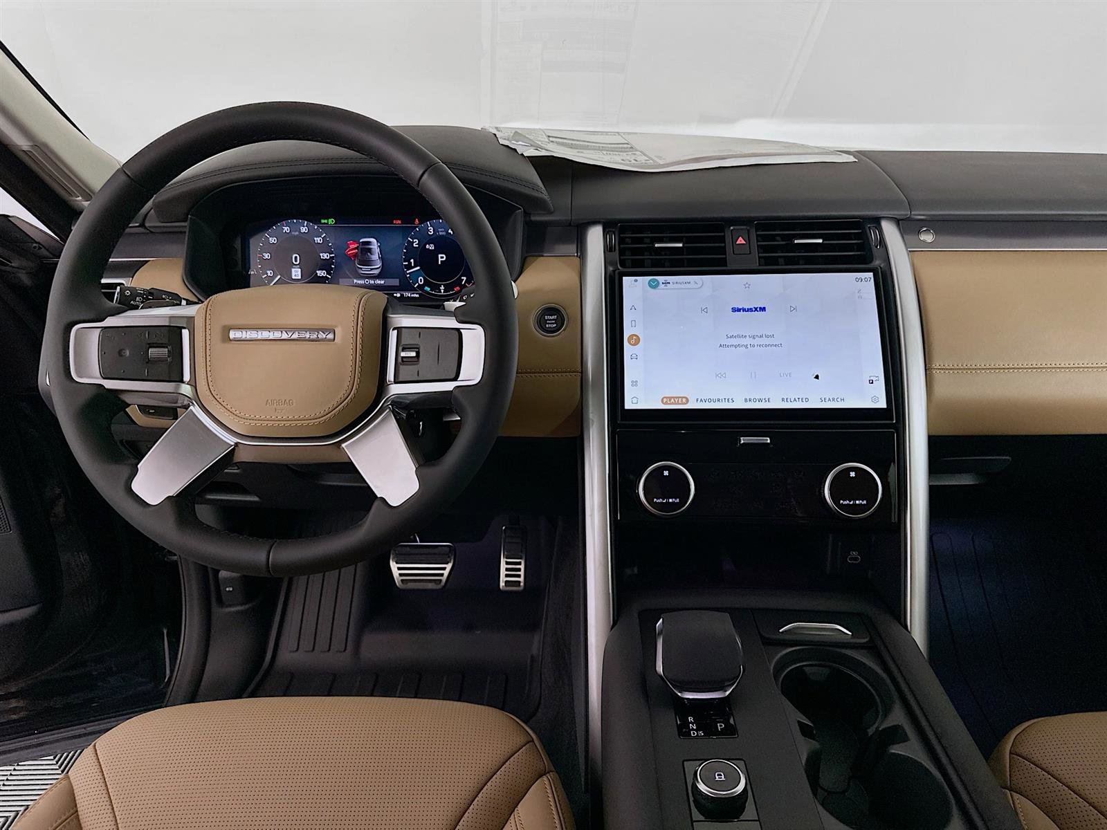 2025 Land Rover Discovery Metropolitan Edition photo 23