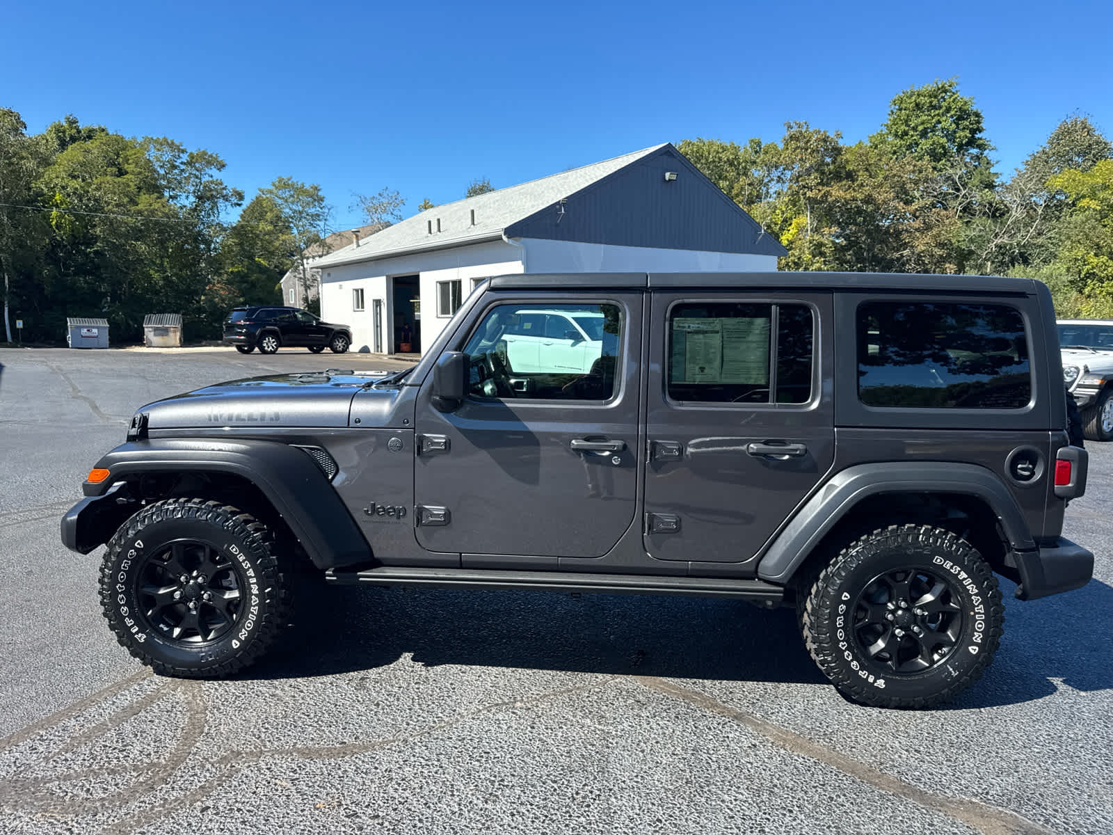 2023 Jeep Wrangler Willys photo 5