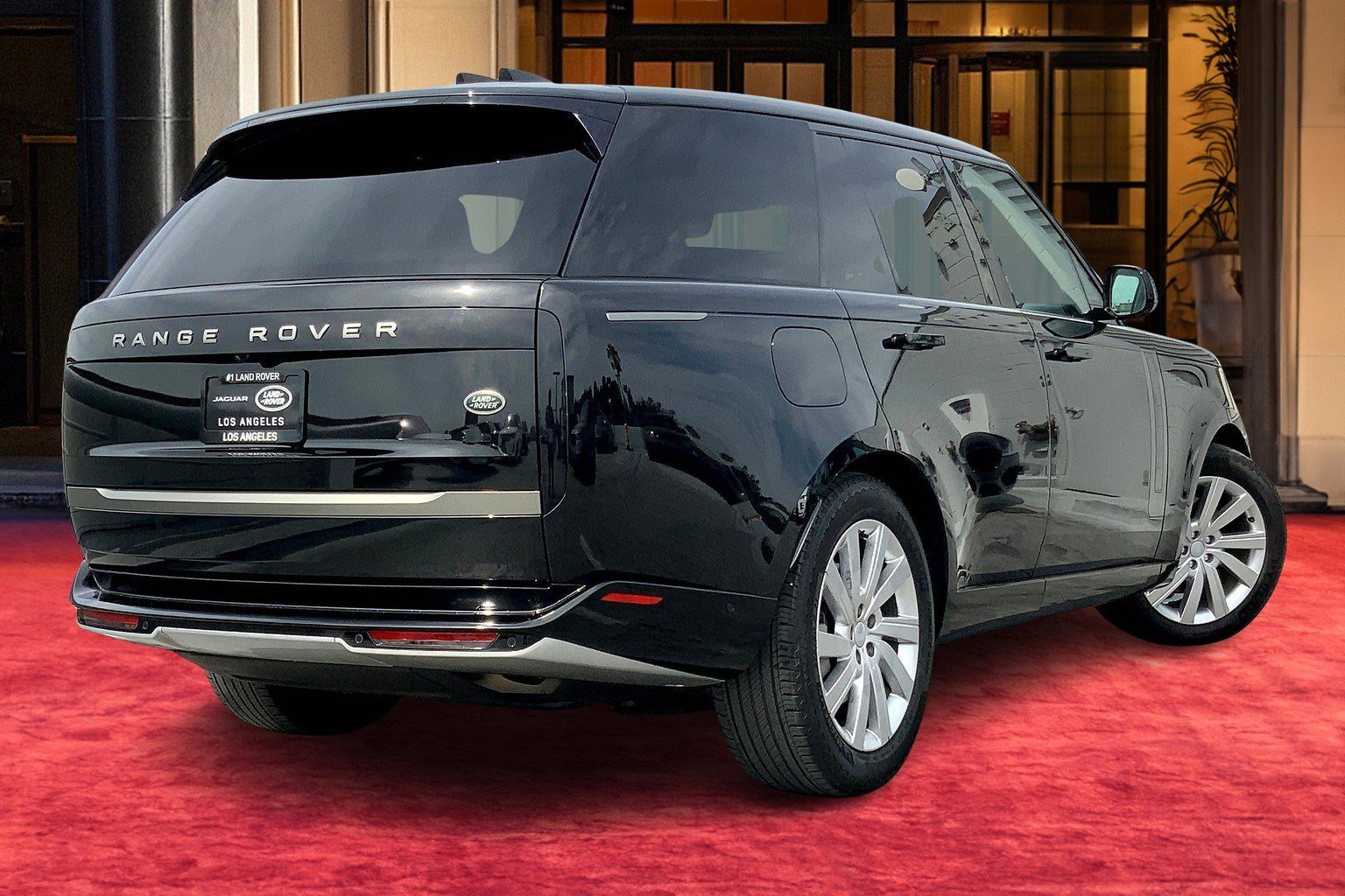 2023 Land Rover Range Rover SE photo 10