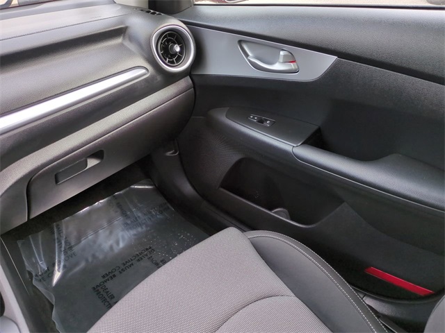 2023 Kia Forte LXS photo 13