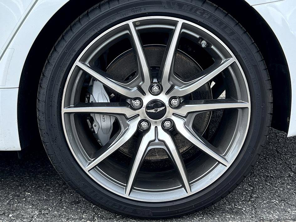 2025 Genesis G70 2.5T photo 5