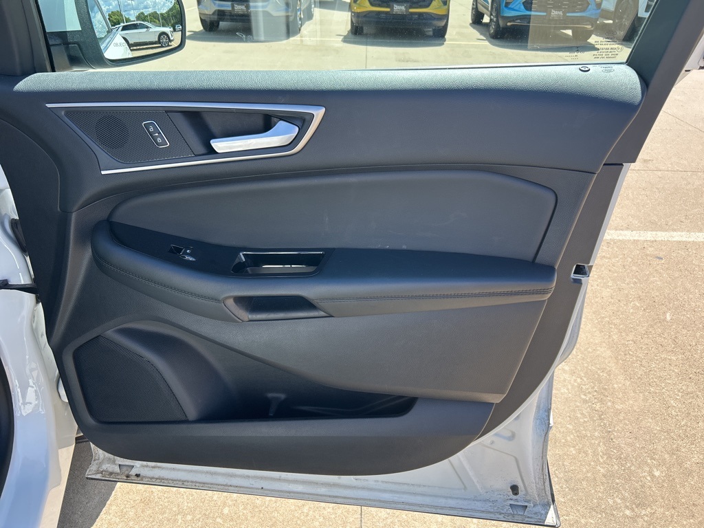 2020 Ford Edge SEL photo 30