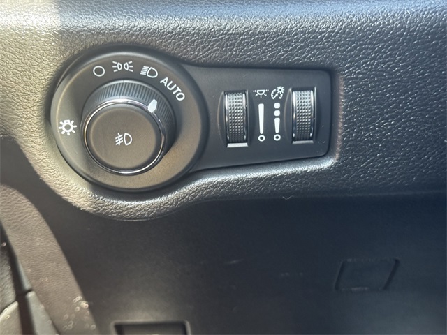 2021 Chrysler Pacifica Hybrid Pinnacle photo 24