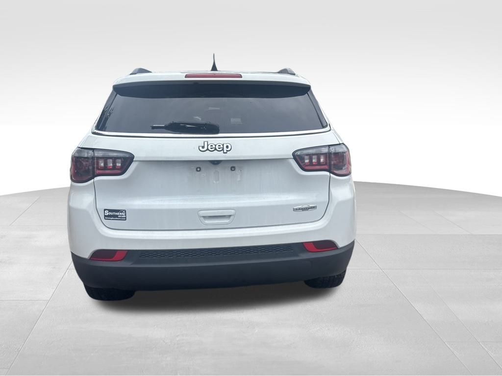 2022 Jeep Compass Latitude photo 18