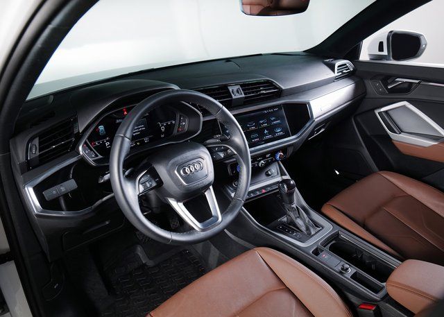 2022 Audi Q3 S line Premium Plus photo 3