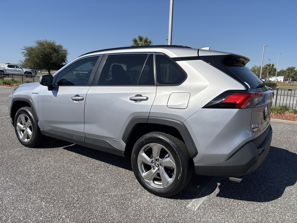 2021 Toyota RAV4 Hybrid XLE Premium photo 3