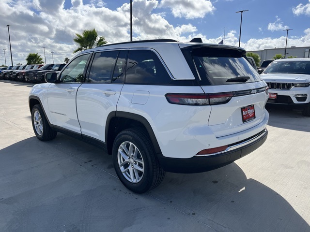 2025 Jeep Grand Cherokee Laredo X photo 4