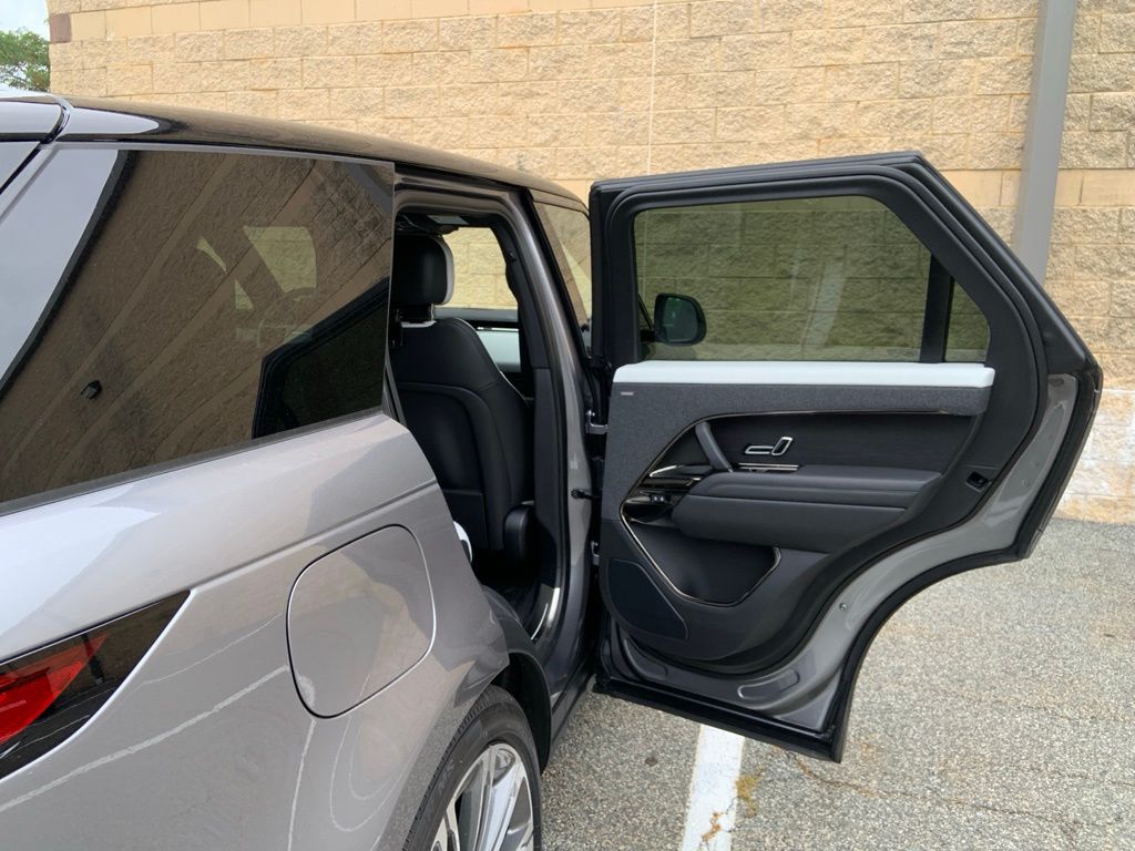 2025 Land Rover Range Rover Sport SE photo 16