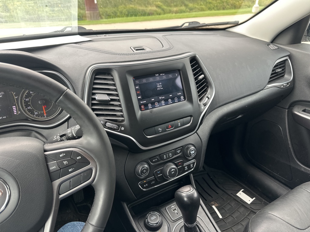 2021 Jeep Cherokee Latitude Lux photo 16
