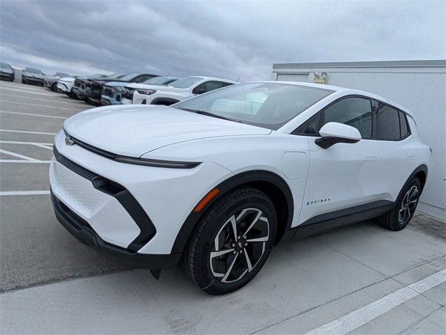 2026 Chevrolet Equinox EV LT photo 4
