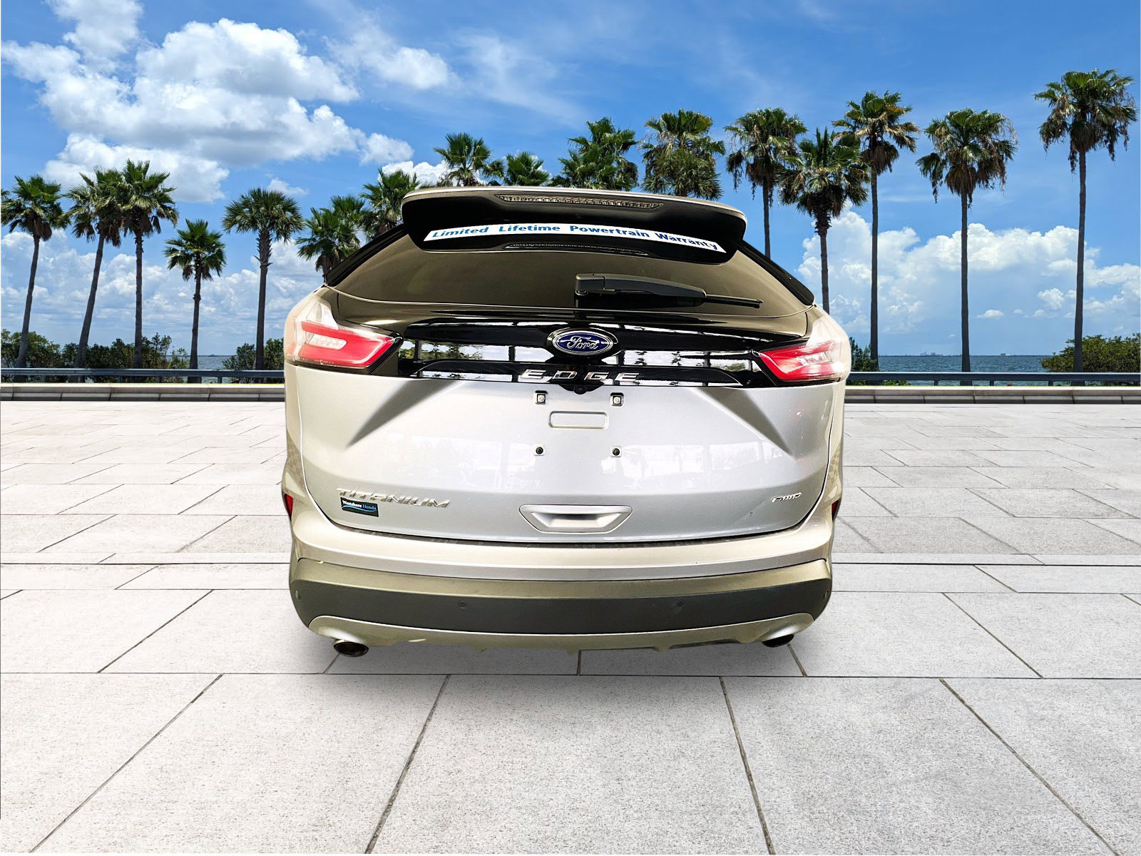 2024 Ford Edge Titanium photo 5