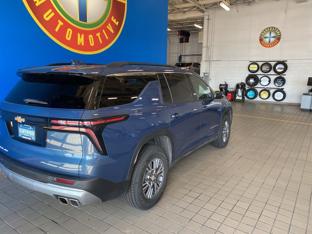 2025 Chevrolet Traverse photo 14