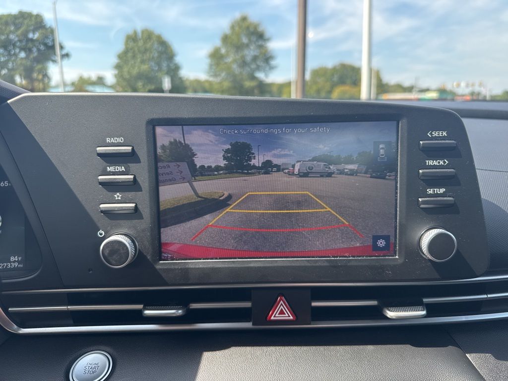 2023 Hyundai Elantra SEL photo 17