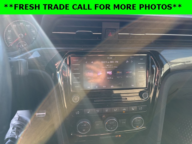 2021 Volkswagen Passat 2.0T R-Line photo 3