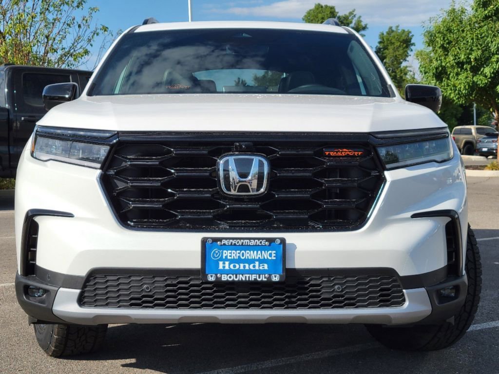 2025 Honda Pilot TrailSport photo 4