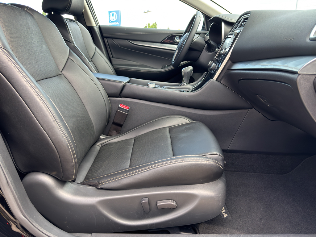 2023 Nissan Maxima SV photo 21