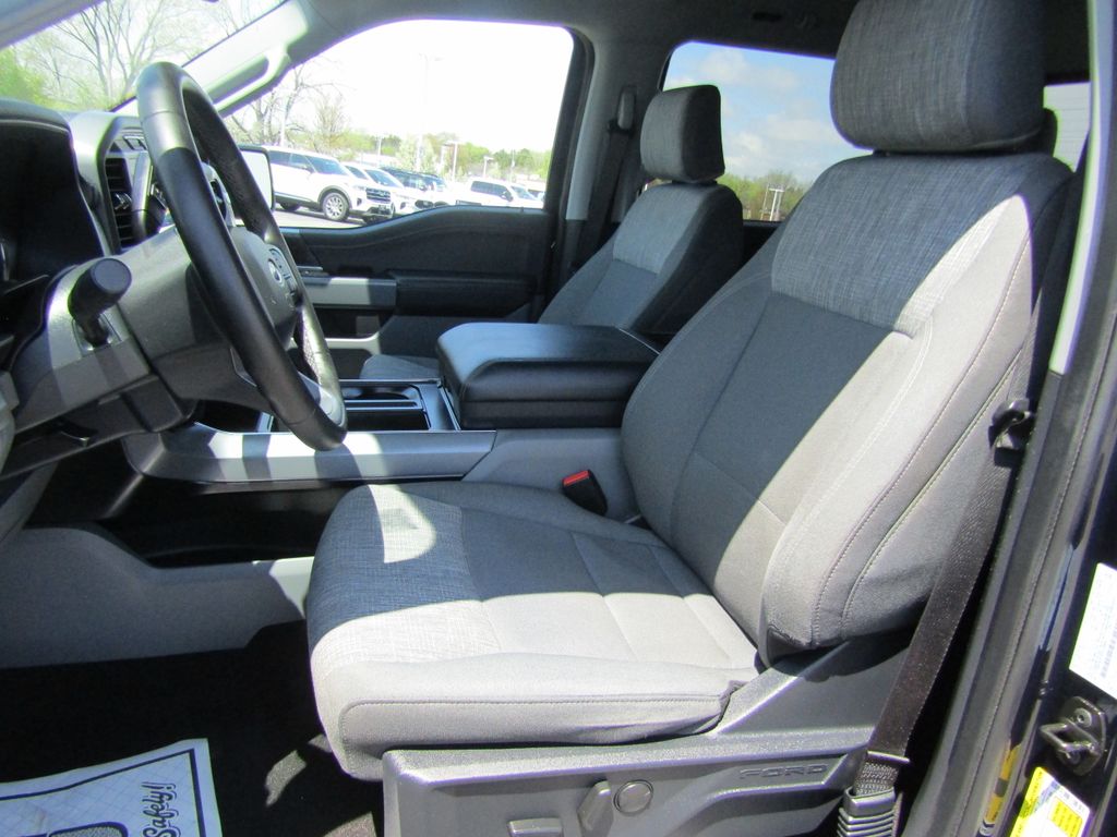2023 Ford F-150 XLT photo 8