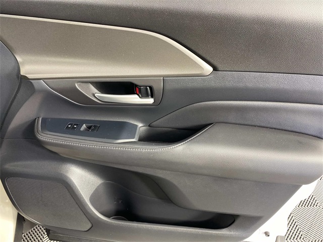2024 Toyota Grand Highlander XLE photo 22