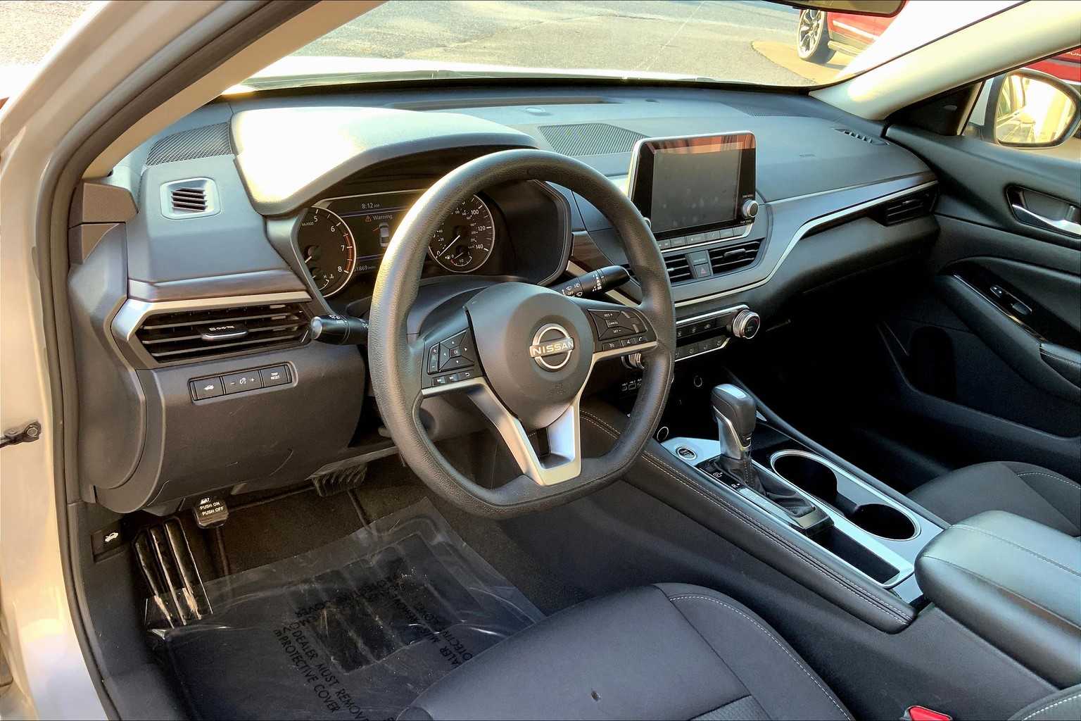 2023 Nissan Altima 2.5 SV photo 16