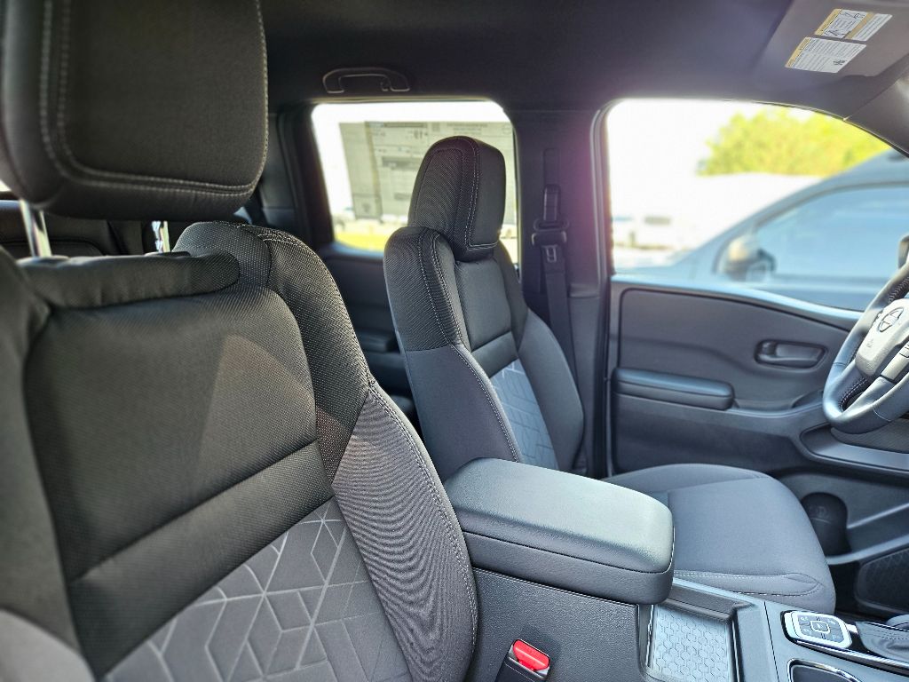 2026 Nissan Frontier SV Crew Cab photo 10