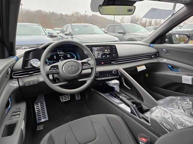 2026 Hyundai Elantra SEL Sport photo 2