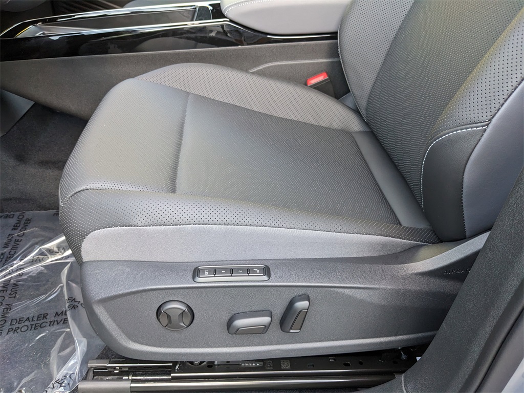 2025 Volkswagen ID.4 Pro Plus photo 18