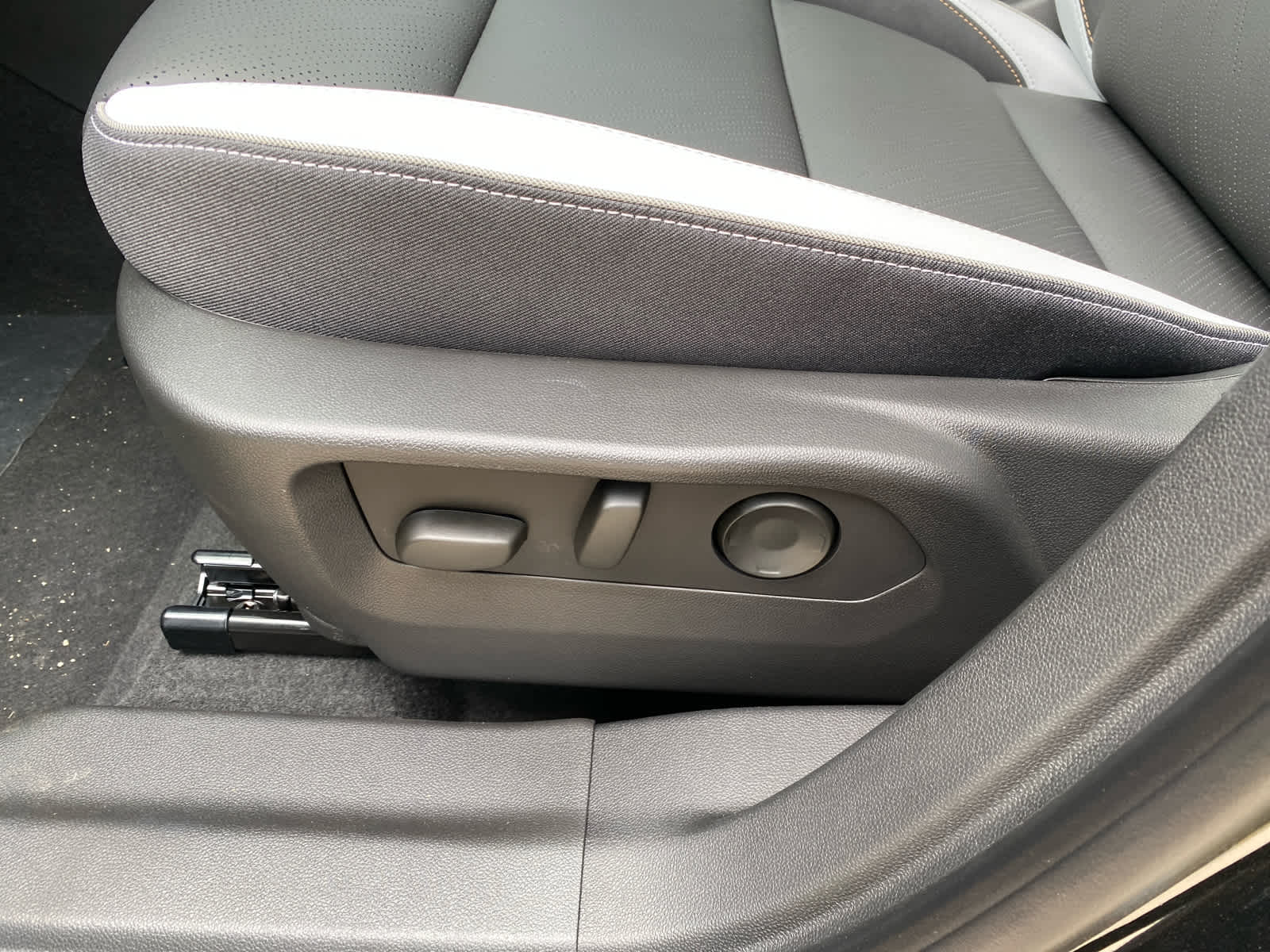 2025 Buick Envision Sport Touring photo 14