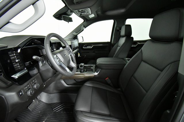 2026 Chevrolet Silverado 1500 RST photo 4