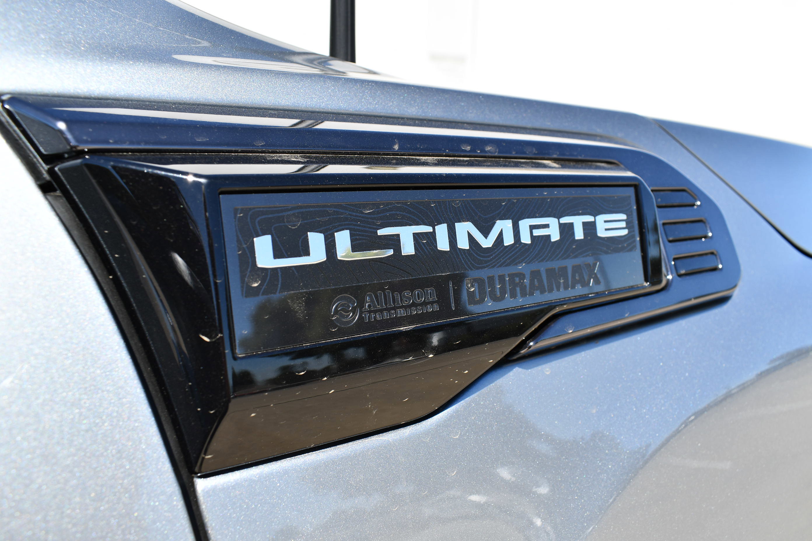 2025 Gmc Sierra 2500 HD Denali Ultimate photo 3