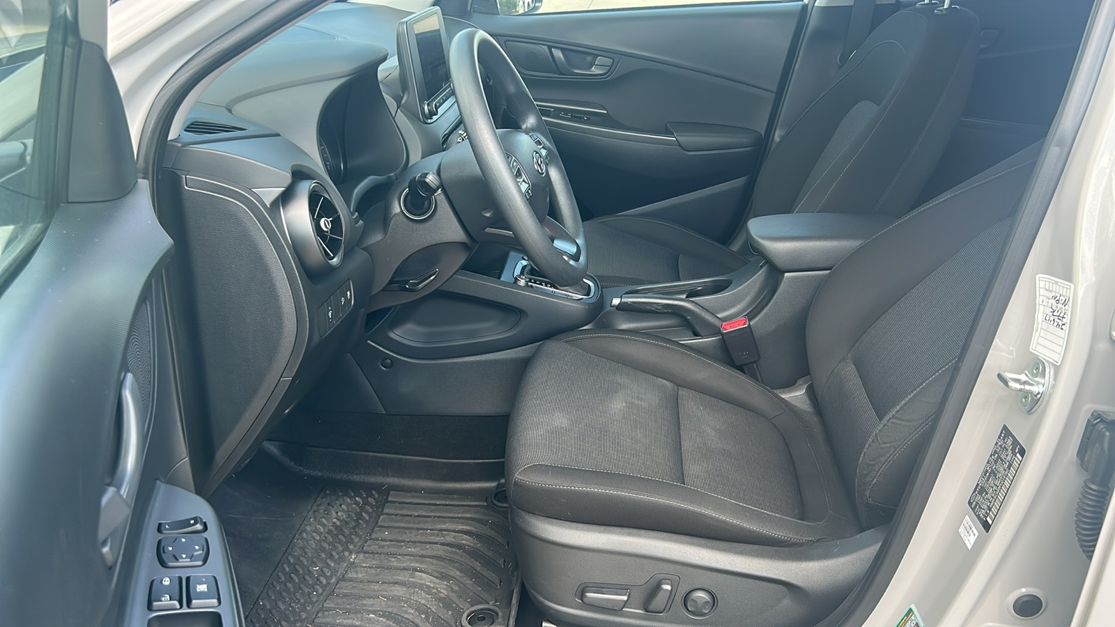 2023 Hyundai Kona SEL photo 9